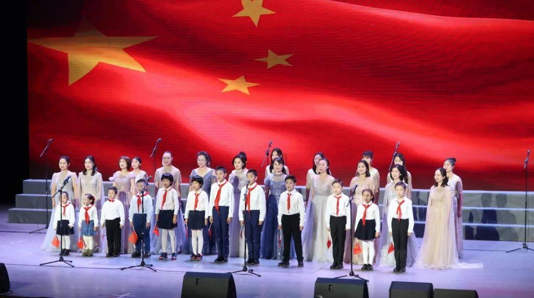 清朝为皇帝殉葬的三位妃子, 其中两人被逼无奈, 最后这位更为悲惨